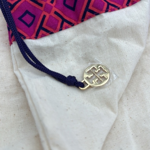 Tory Burch Big Dustbag 21”x21” Like New - Picture 2 of 4